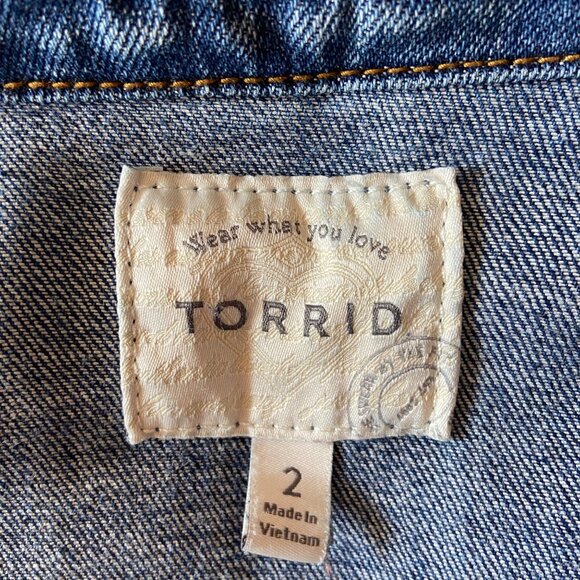 Torrid Women's Stretch Denim Trucker Jean Jacket Sz 2 2X Medium Wash Distressed - Picture 7 of 8